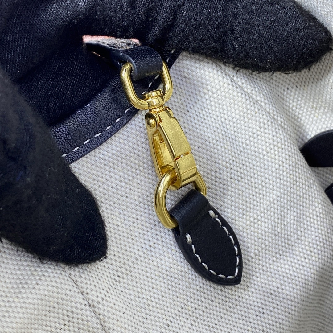 Miu Miu IVY leather bag 23.5x22x12cm