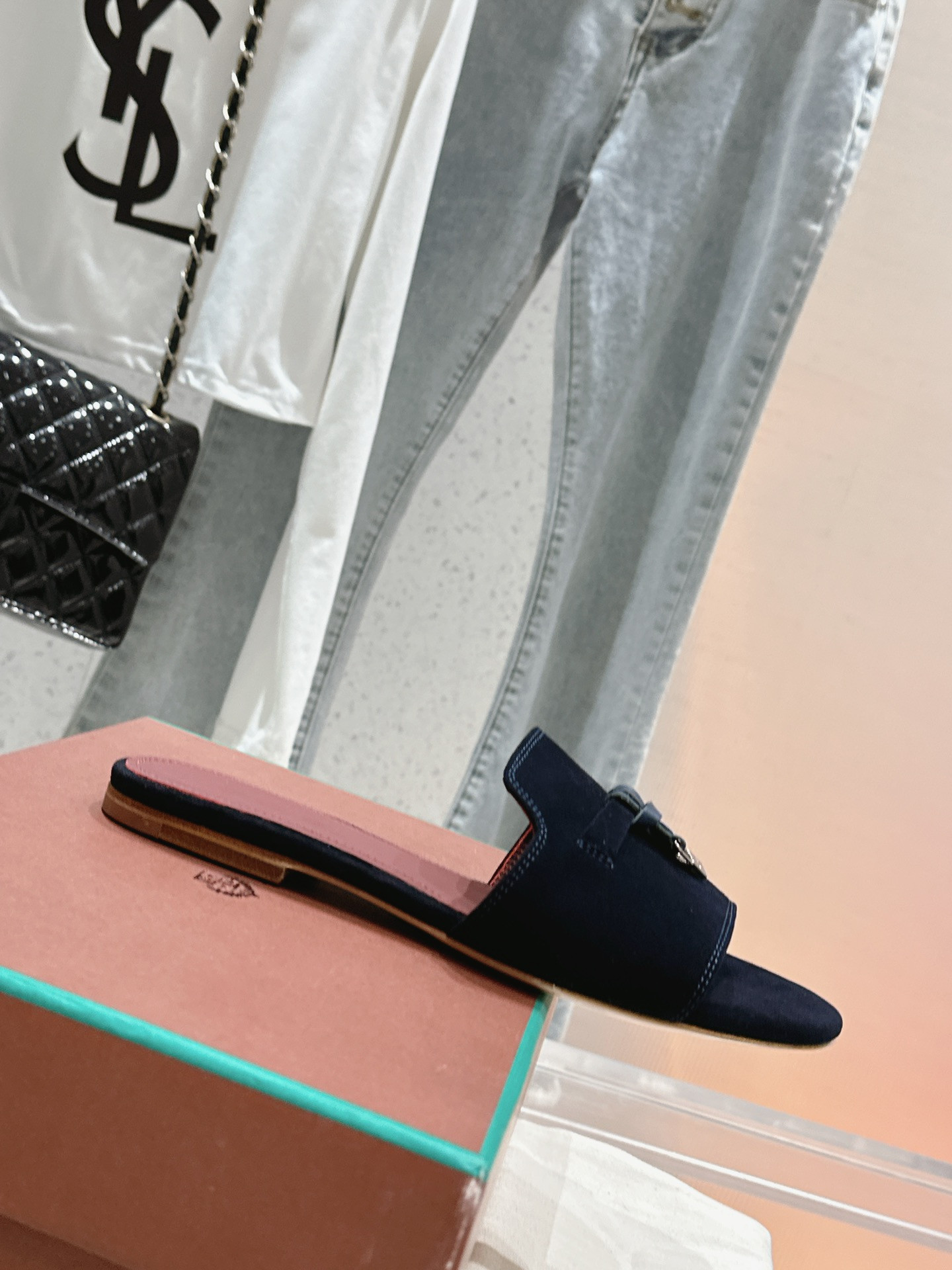 ua L**o p*ana summer charms sandal