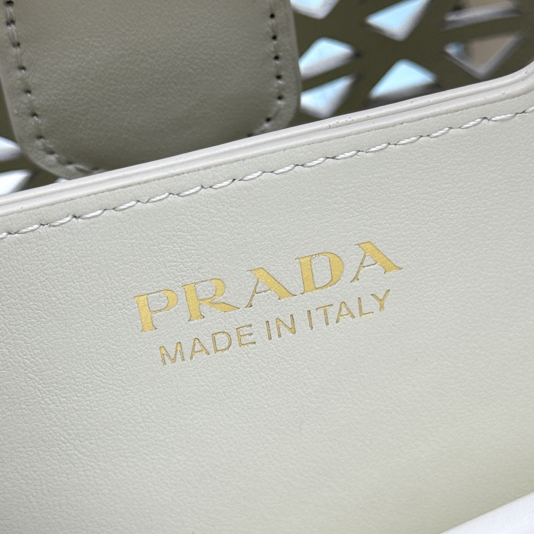 Pra*a panier saffiano leather mini bag 18x17x10.5cm