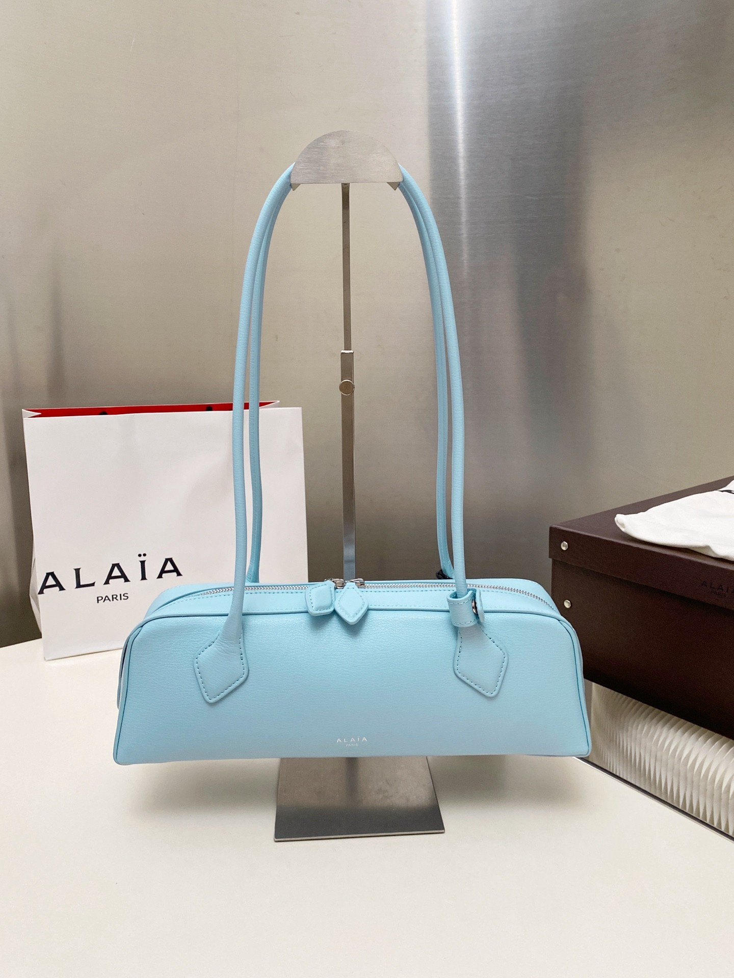 ALAÏA LE TECKEL MEDIUM BAG 33x11x10cm