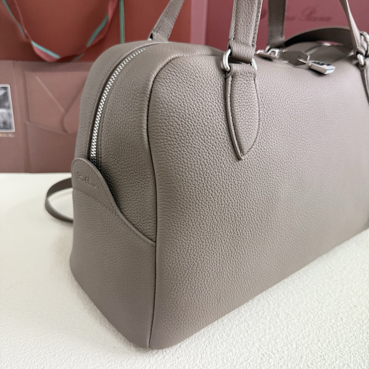 L**o p*ana needle 38x22x16cm